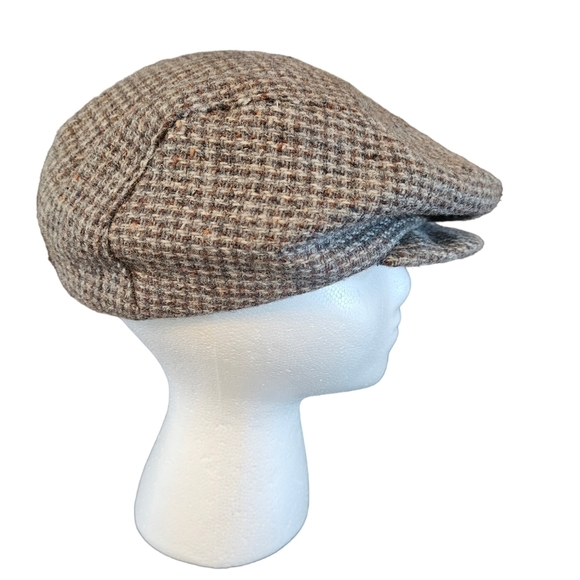 Adams New York Other - VINTAGE Harris tweed driving cap.